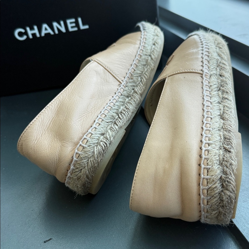 Chanel Espadrilles - size 7, comes with designer box & 2 dust bags - Picture 6 of 10